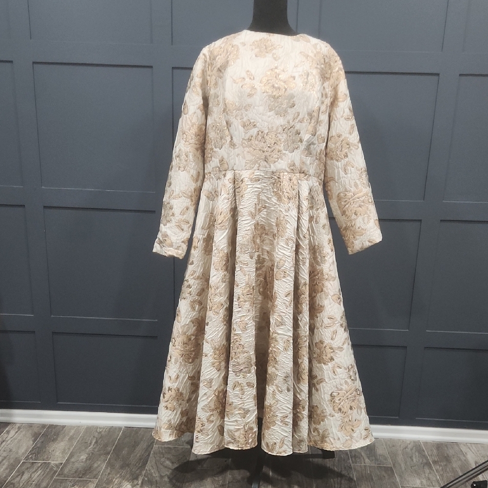 Custom Design Elegant Embroidered Floral Long Sleeve Dress Size 18